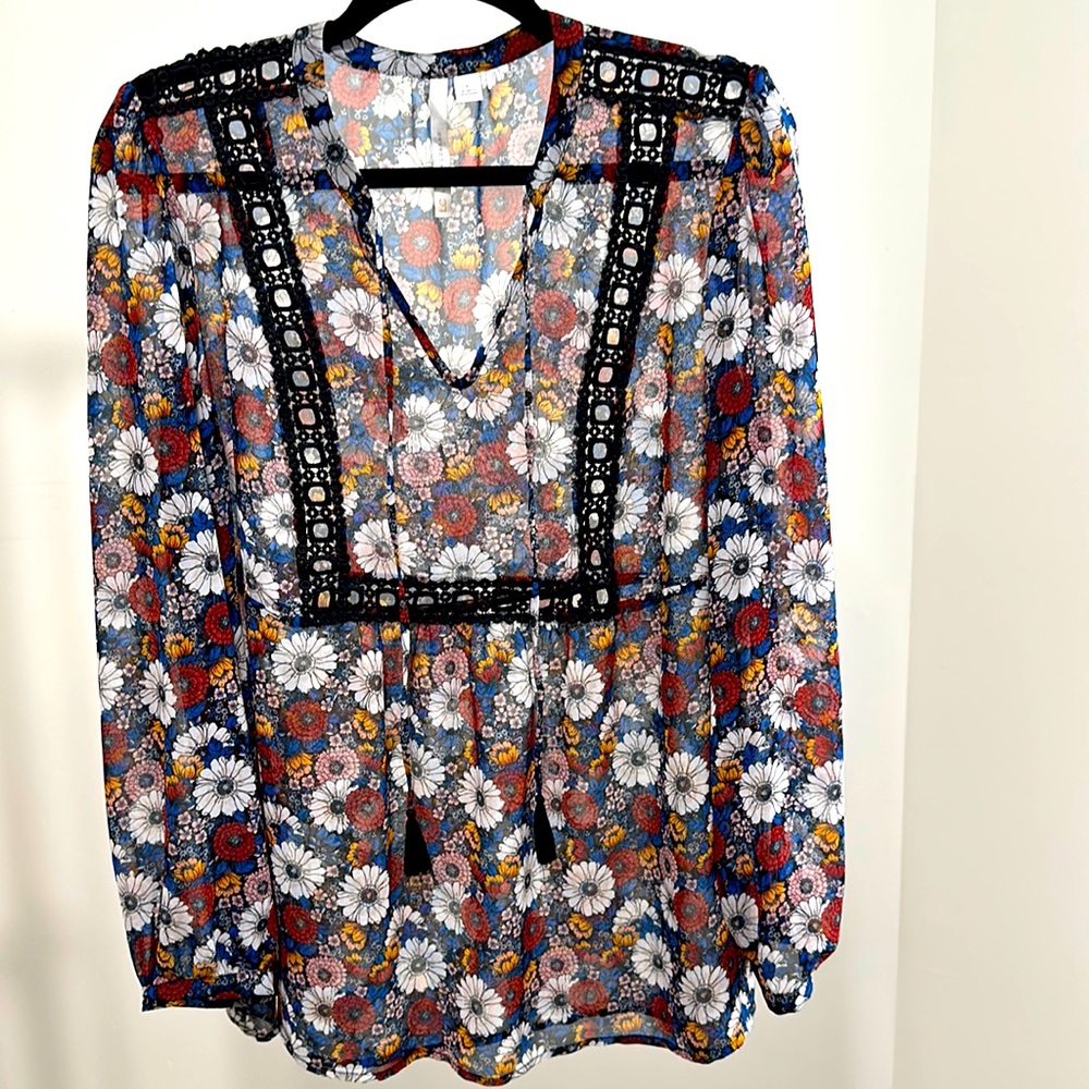 Lauren Conrad Large multicolor sheer top. Excellent condition!